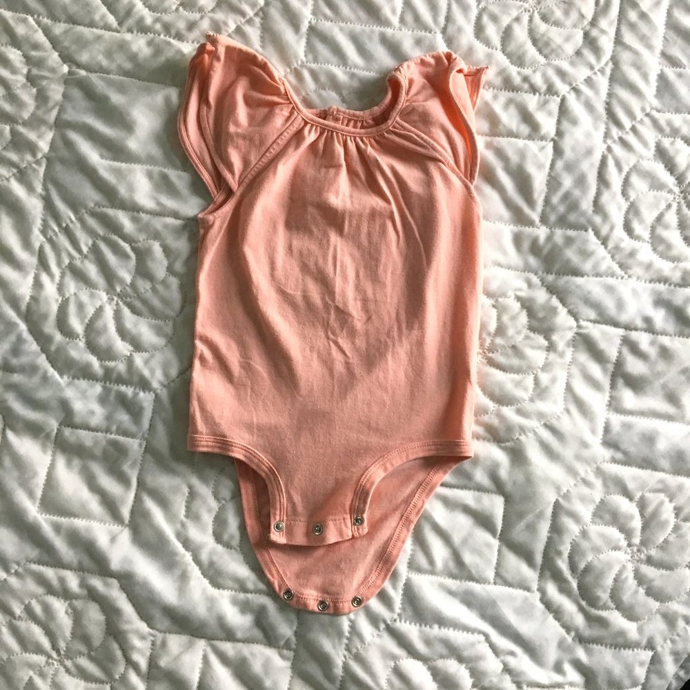 ⚪ 3/$15 Carter's baby girl 24 month flutter sleeve pink onesie